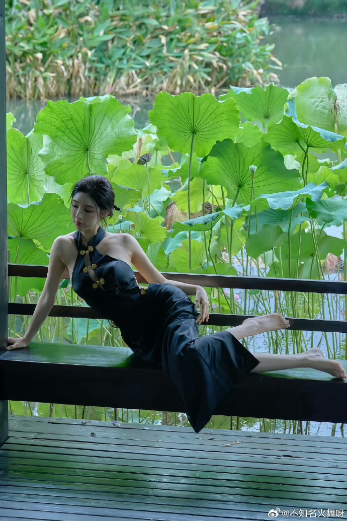18集《小芳》看到晶晶挪用大家的钱给奶奶治病，才明白，大姑不肯给她10万的真正原因